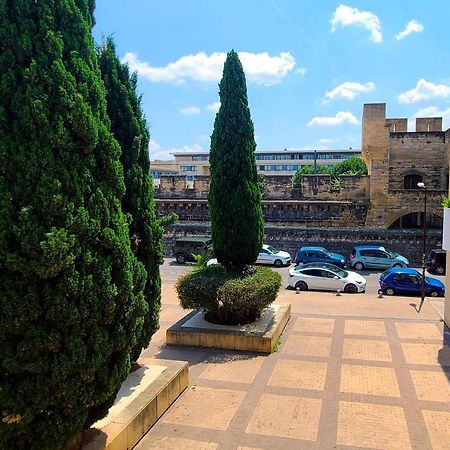 Regard Sur Les Remparts - Terrasse & Parking Apartment Avignon Exterior photo