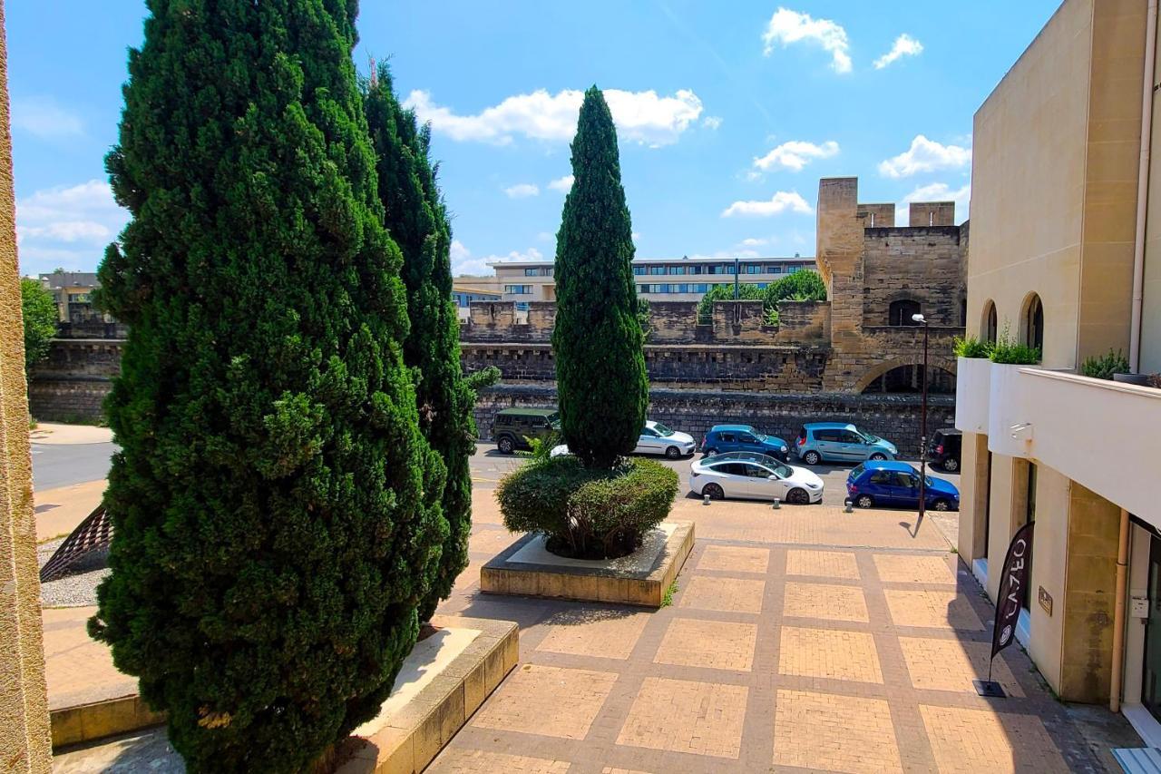 Regard Sur Les Remparts - Terrasse & Parking Apartment Avignon Exterior photo