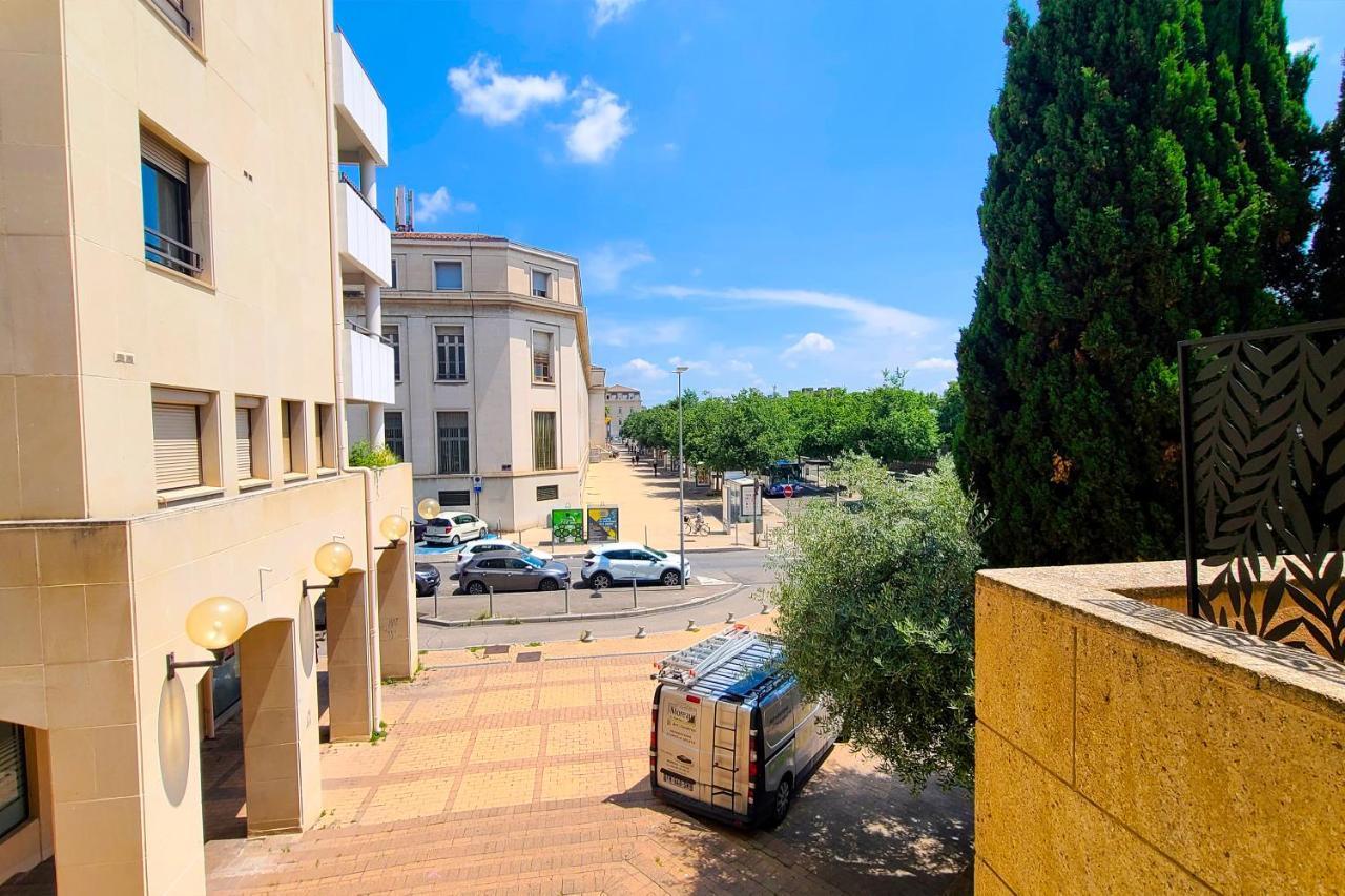 Regard Sur Les Remparts - Terrasse & Parking Apartment Avignon Exterior photo