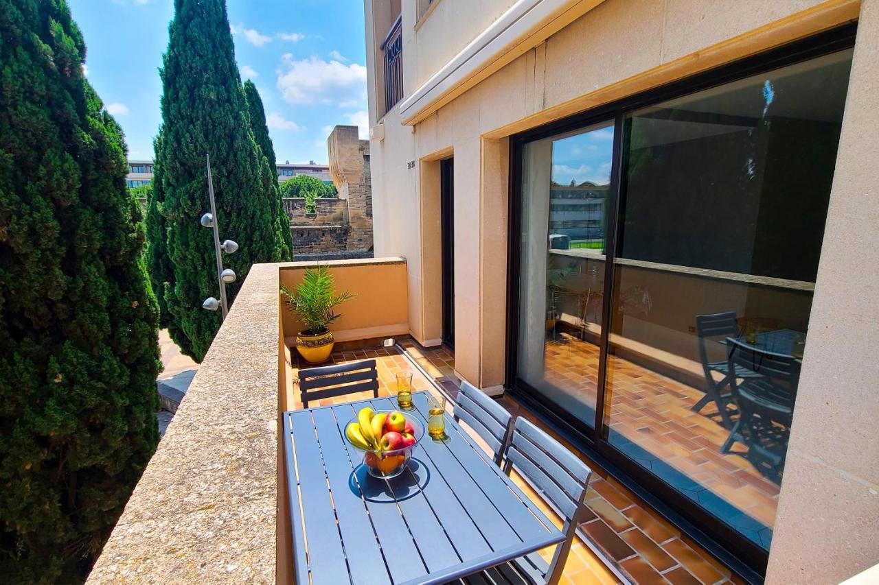 Regard Sur Les Remparts - Terrasse & Parking Apartment Avignon Exterior photo